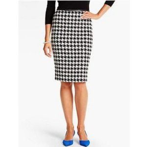 Talbots Black/Snowy White Houndstooth Penc…